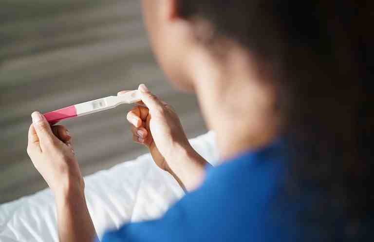 Bệnh viêm âm đạo do tạp khuẩn nếu không được điều trị kịp thời sẽ làm giảm khả năng thụ thai thành công