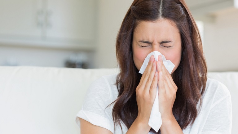 Chảy nước mũi là triệu chứng thường gặp trong bệnh