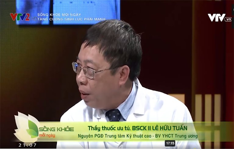 Bác sĩ Lê Hữu Tuấn tham gia tư vấn trong chương trình