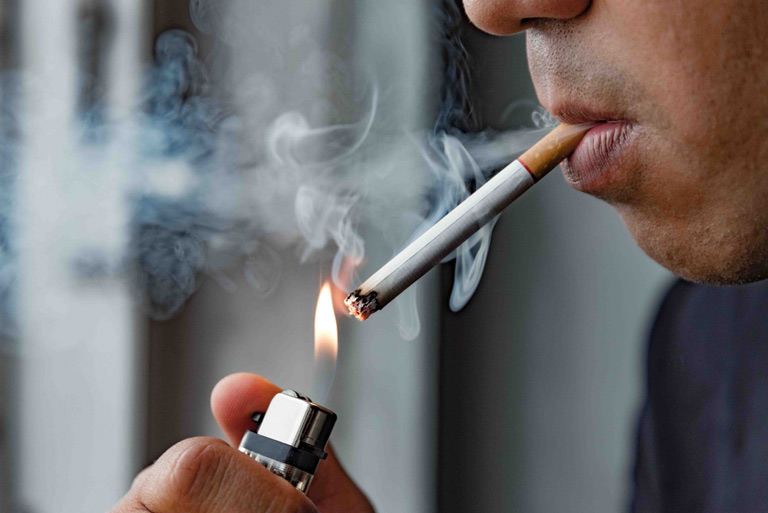 Hút thuốc lá nhiều gây ra bệnh ho