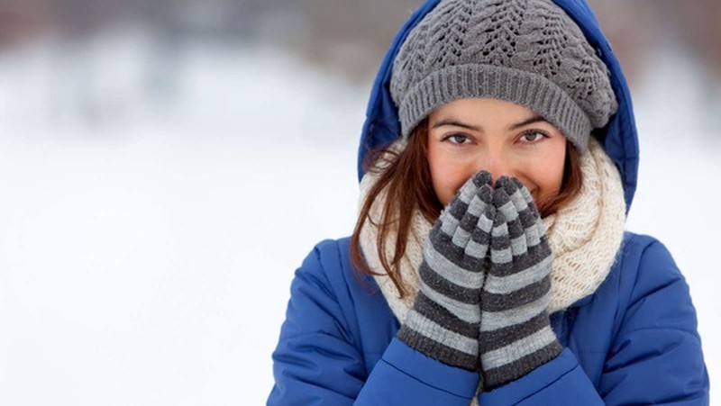 Giữ ấm cơ thể là phương pháp giúp tránh đau nhức xương khớp mùa lạnh