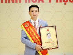 Lương y Đỗ Minh Tuấn nhận danh hiệu Tinh hoa y học cổ truyền