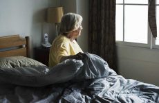 Bệnh mất ngủ ở người già là gì?