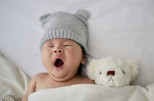 Dùng mẹo dân gian giúp trẻ sơ sinh ngủ ngon có hiệu quả không?