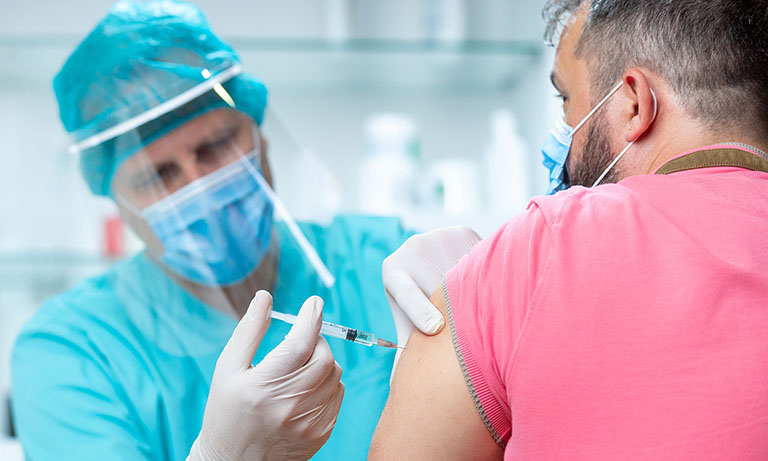 Tiêm vắc xin có thể được thực hiện để ngăn biến chứng nghiêm trọng của bệnh