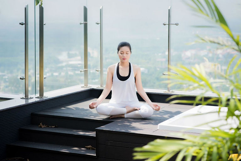 Ngồi thiền và yoga để cải thiện sức khỏe tâm thần