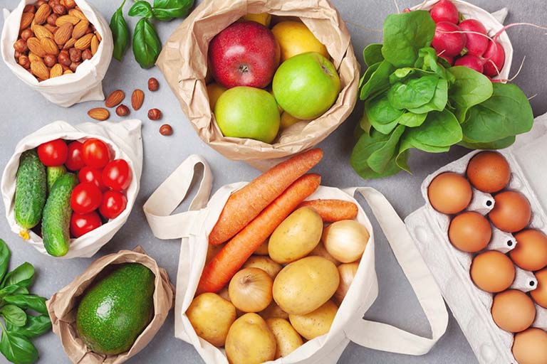 Ăn nhiều trái cây, các loại rau, củ và ngũ cốc