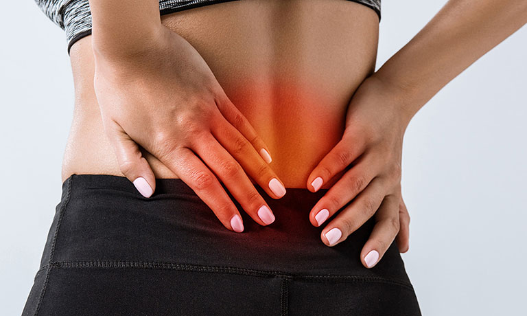 Cơn đau thường tập trung ở vùng thắt lưng